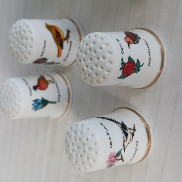 Set of 8 vintage State Thimbles all different includes motto, bird, & flower - Picture 6 of 6